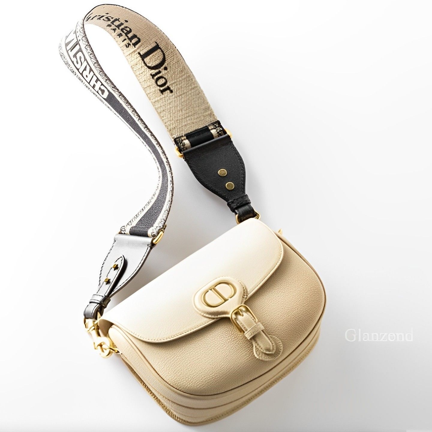 VERY NAVY掲載♪【Dior】シグネチャーロゴ ショルダーストラップ (Dior