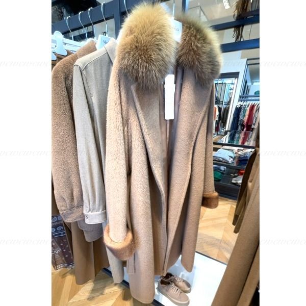 マックスマーラ【セール】国内発□ミンクファー付キャメルコート (Max