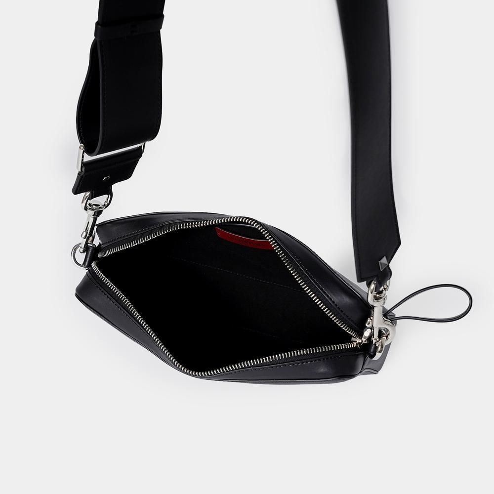 関税送料込み- VALENTINO LEATHER VLTN クロスボディバッグ (VALENTINO