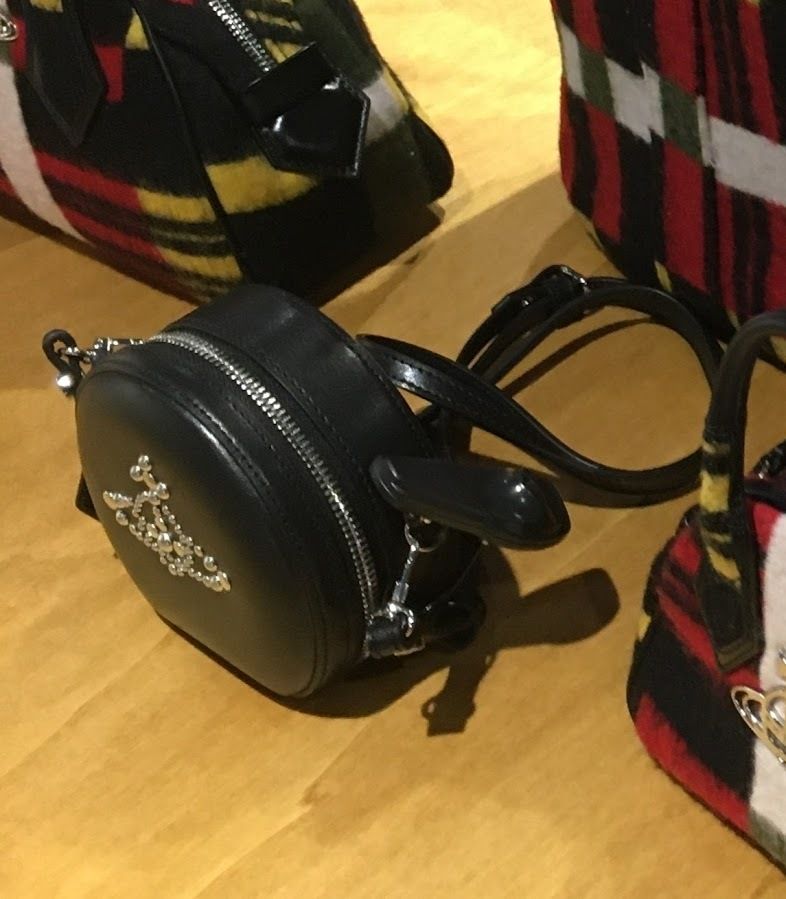 関税込/国内発】○○Vivienne Westwood 丸形ショルダーバッグ