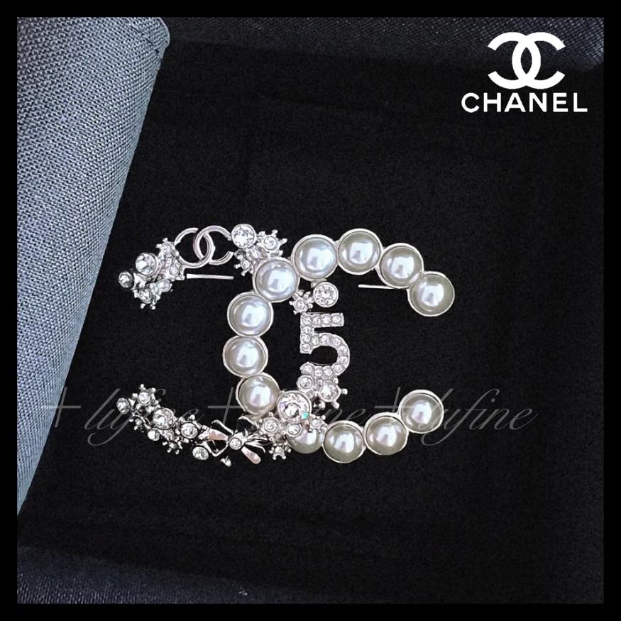 顔回りを華やかに＊使い方いろいろ♪】シャネル ブローチ (CHANEL