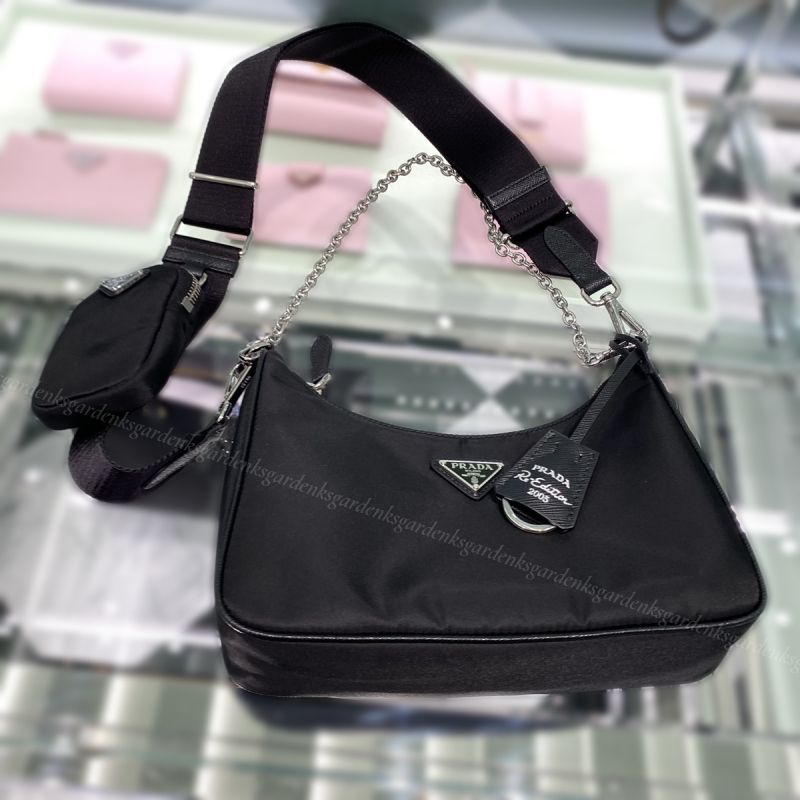 PRADA☆Re-Edition 2005 Re-Nylon バッグ ポーチ付☆すぐ届く！ (PRADA