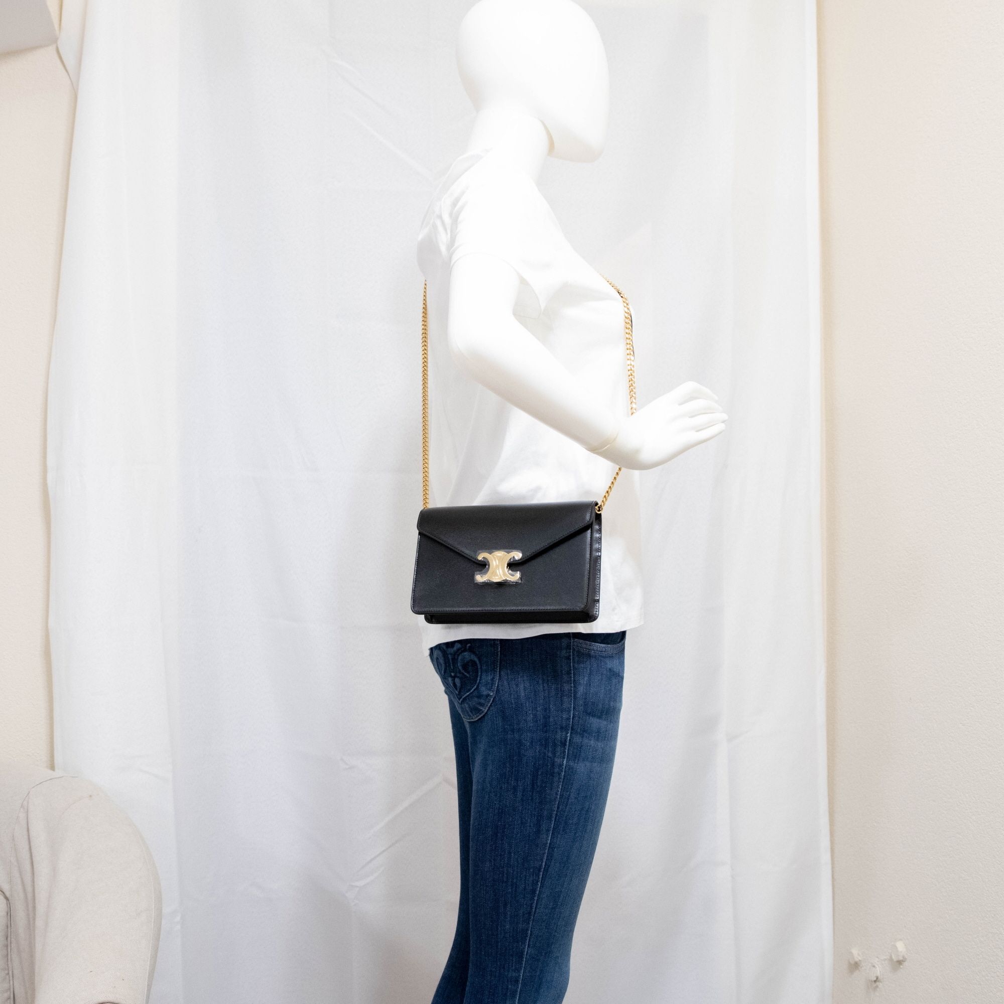 DHL発送☆セリーヌ☆ CELINE チェーンウォレット トリオンフ (CELINE