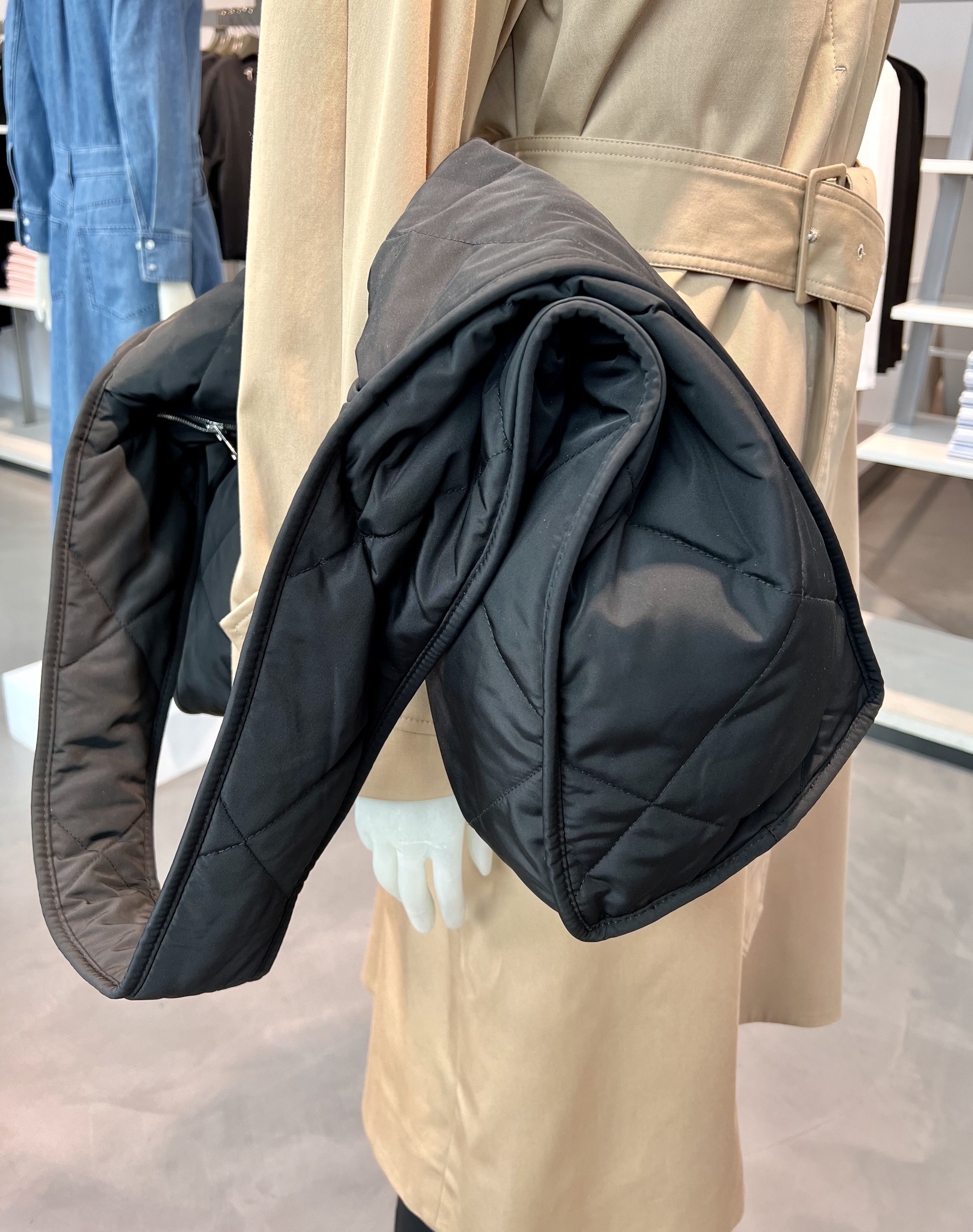 ◇COS◇キルティング オーバーサイズ バック スクエア (COS/ショルダー