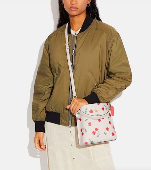 セールCoachモリー22ハートチェリープリント2wayバケットバッグ (Coach