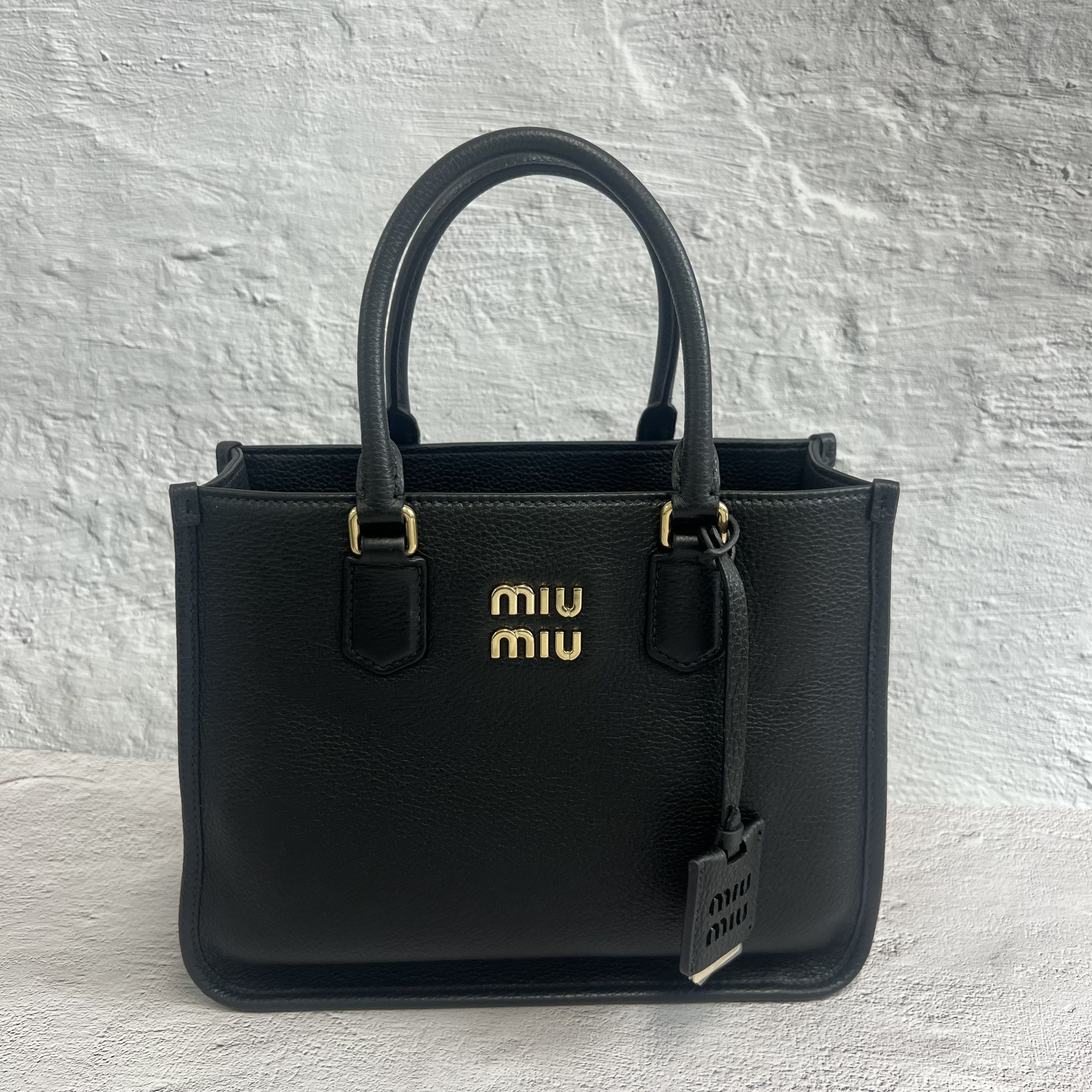 ☆関税込☆MIU MIU☆レディース ロゴ トート ショルダーバッグ