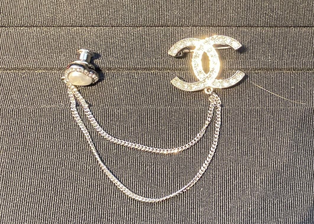 新作CHANEL☆シャネル チェーンブローチ 超入手困難 直営店1点 (CHANEL