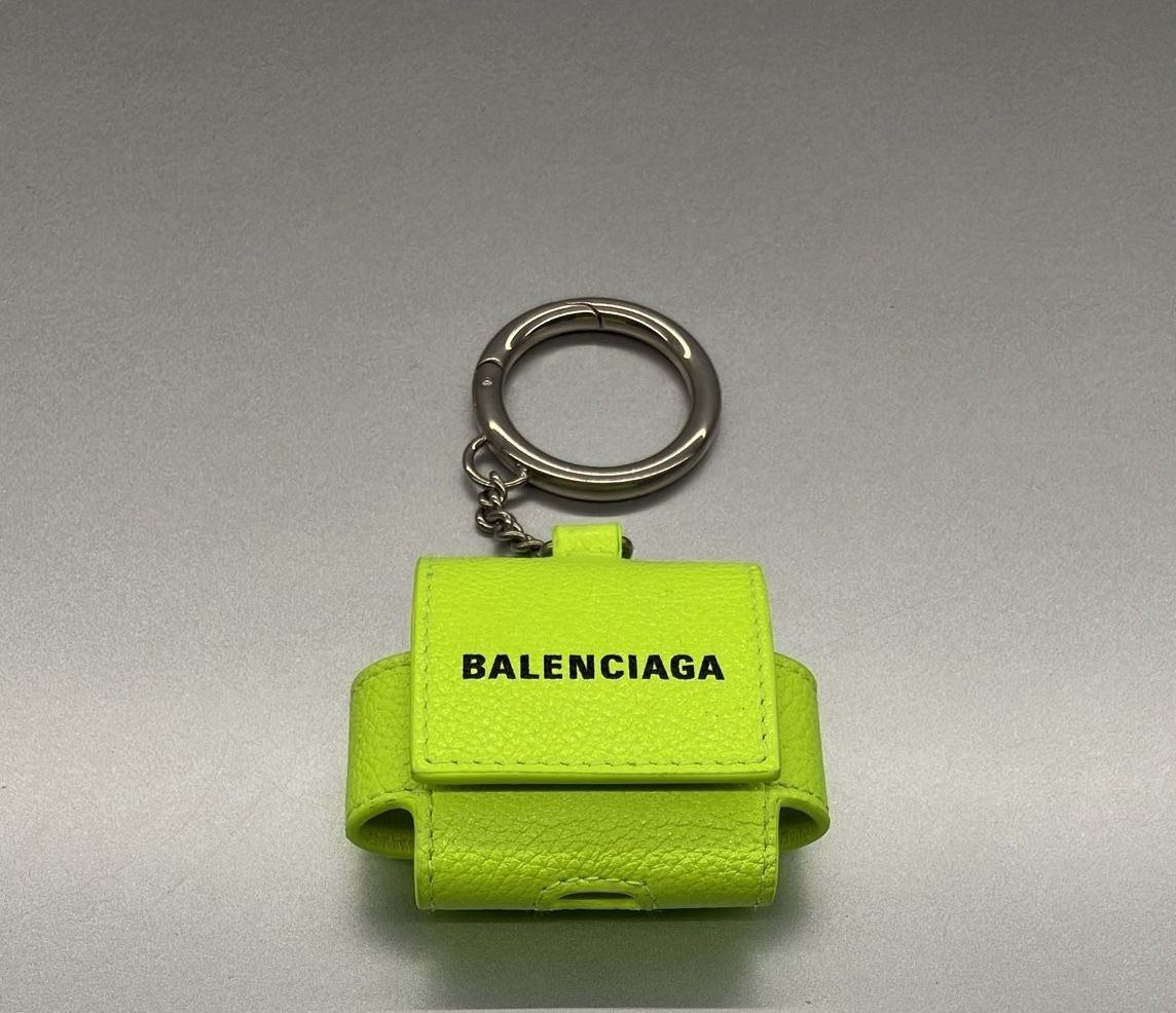 BALENCIAGA】CASH AirPods Proケース ☆関税送料込み (BALENCIAGA