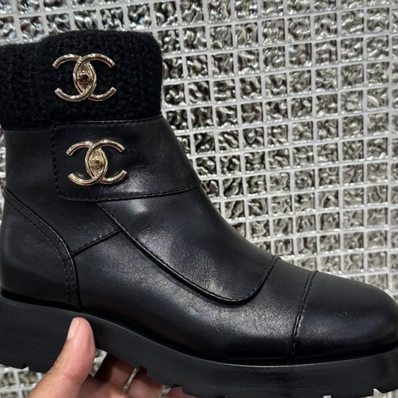 脱ぎ履きしやすい♪】CHANEL ショートブーツ ターンロック (CHANEL