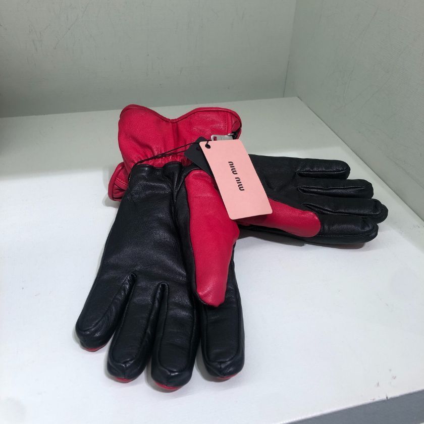 6万取引突破☆UPS速達便利用┃MIUMIU_5GG149 2DP2_グローブ (MiuMiu