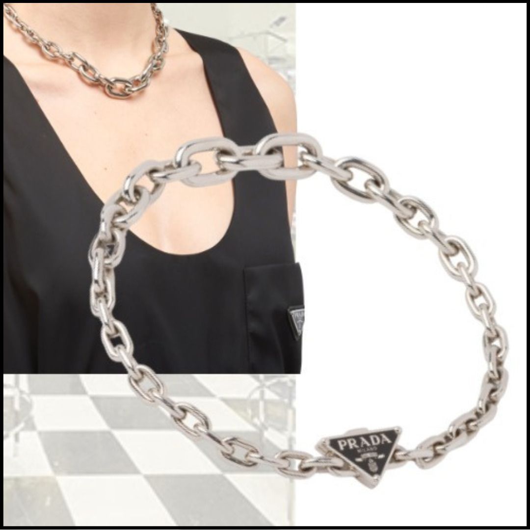 ◇入手困難◇直営店【PRADA】プラダシンボルネックレス (PRADA