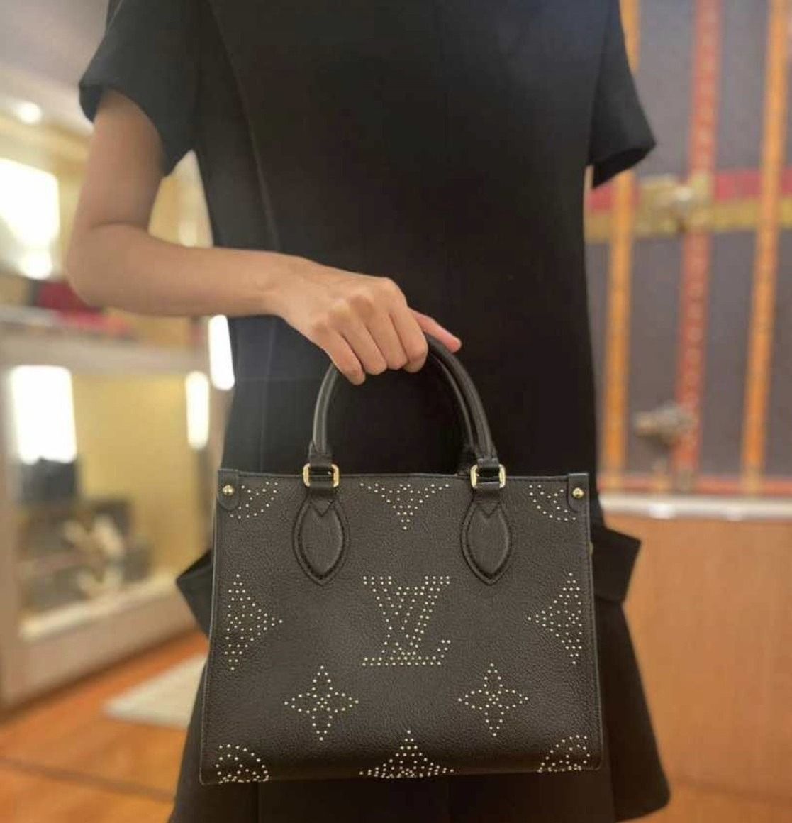ルイヴィトン】 オンザゴー PM スタッズ モノグラム (Louis Vuitton