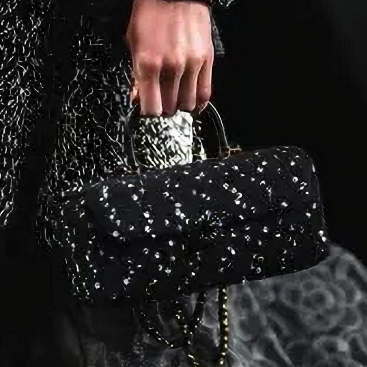 ☆23K 23/24AW ツイード×スパンコール☆ CHANEL ボックスバッグ
