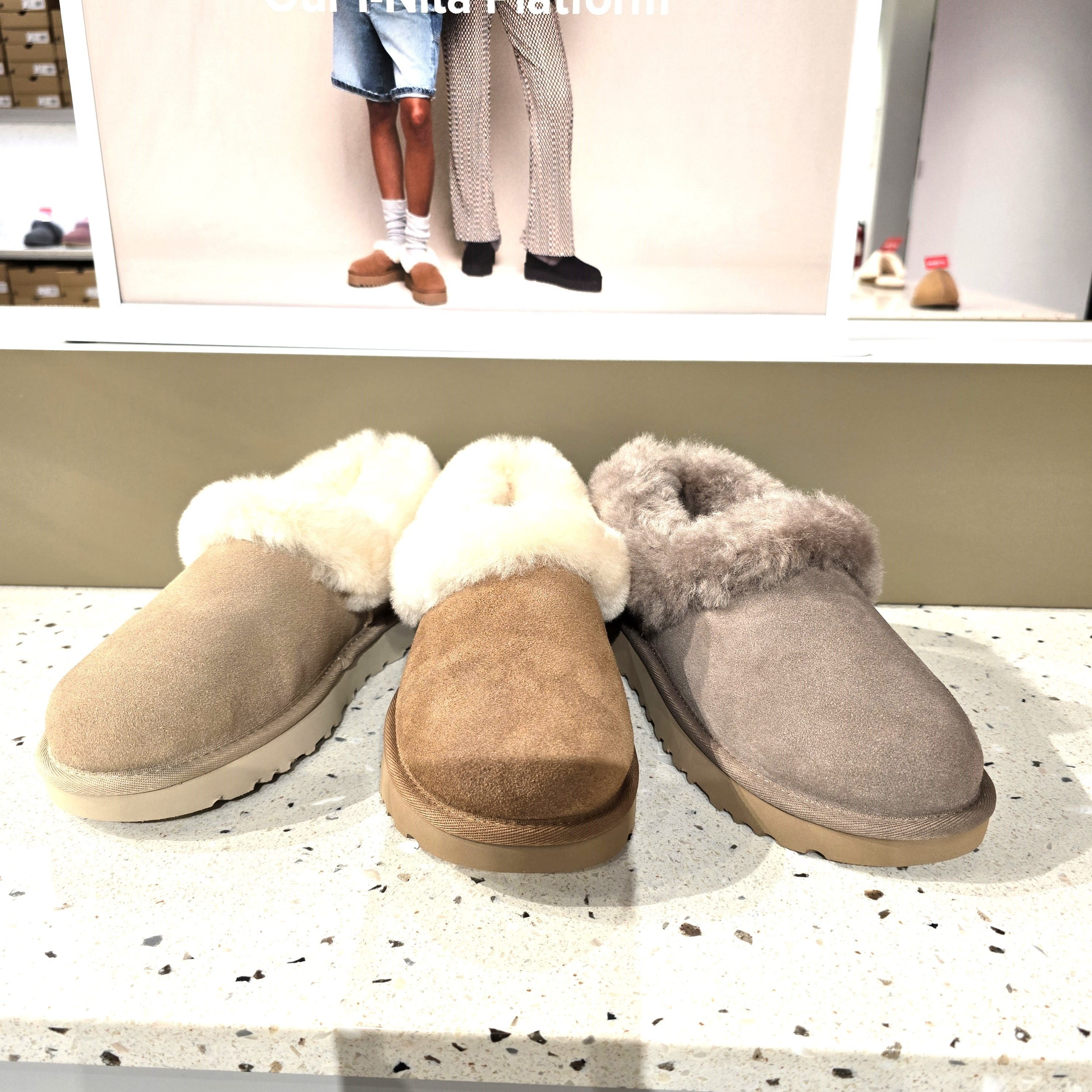 セール【UGG】NITA ファー サンダル☆かかと付きがイイ♪ 暖かい (UGG