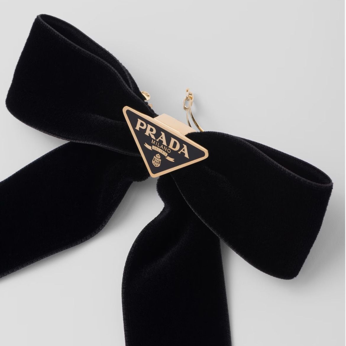 お洒落度UP】PRADA◇ベルベット リボン ヘアクリップ ロゴ付き (PRADA
