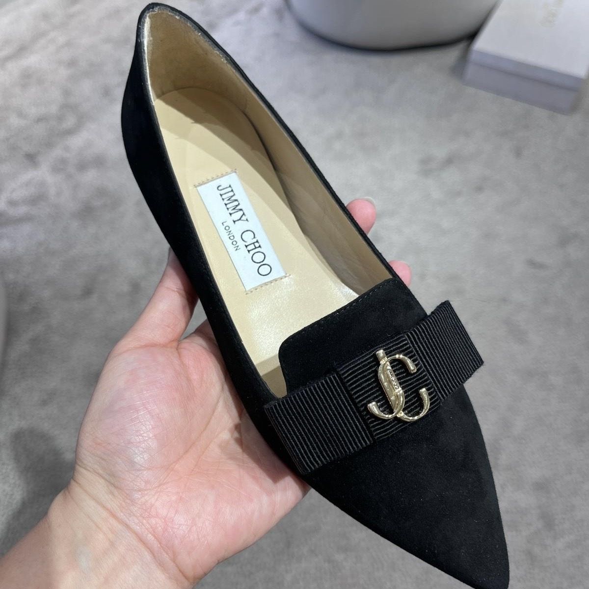 ジミーチュウ Gabie JC スエード リボン パンプス (Jimmy Choo
