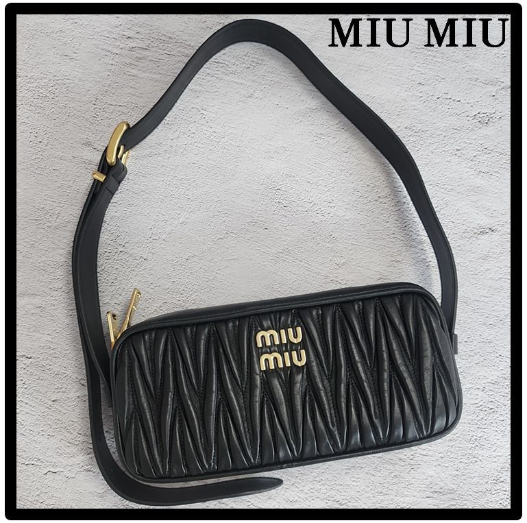 関税込☆MIU MIU☆matelasse マテラッセレザー ショルダーバッグ