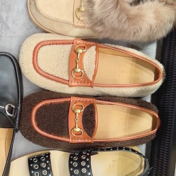 国内発】GUCCIムートンモカシンローファー7060173ギフト包装可 (GUCCI