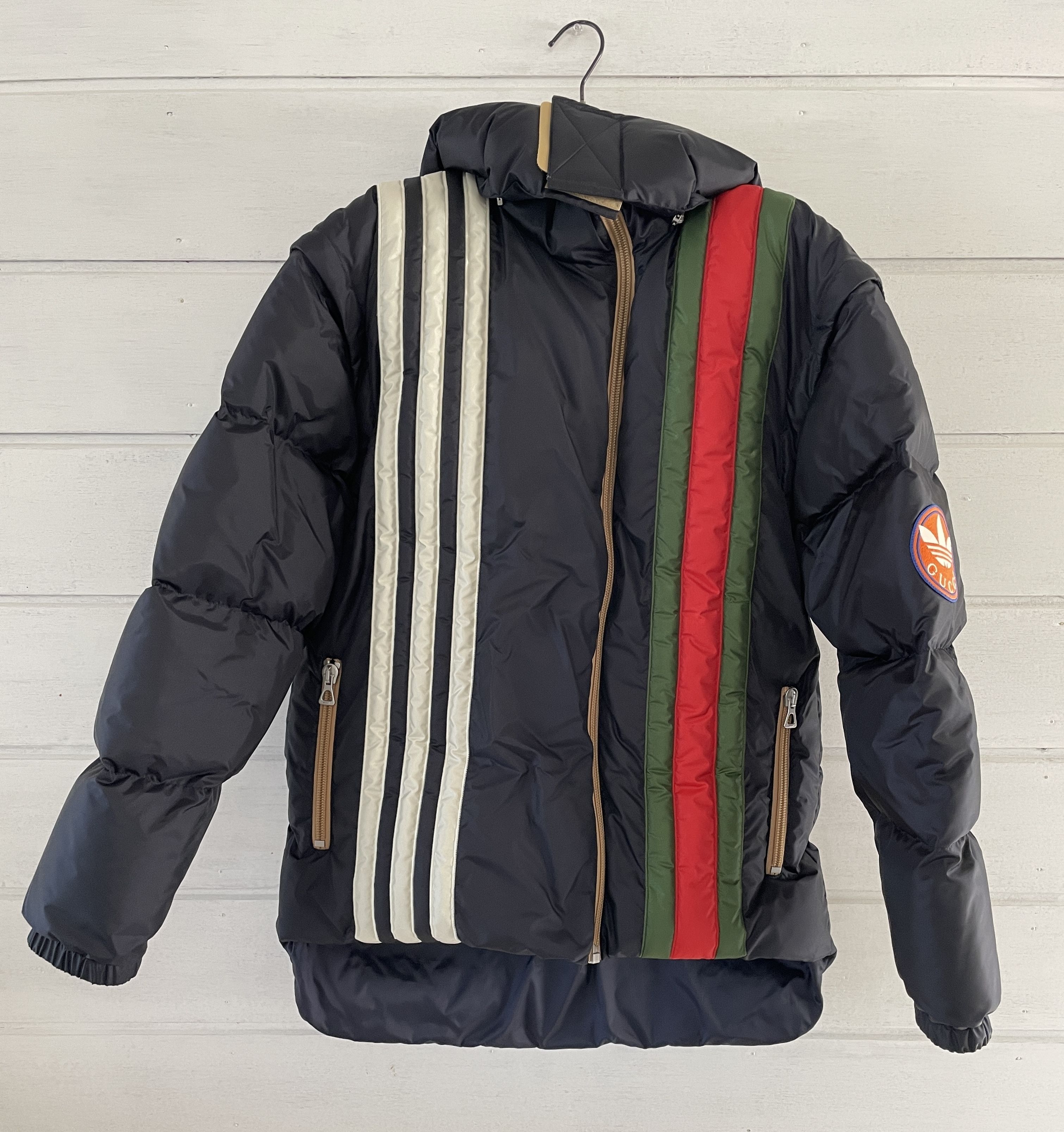 即日 国内発送【GUCCI】GUCCI x adidas ダウン ジャケット (GUCCI