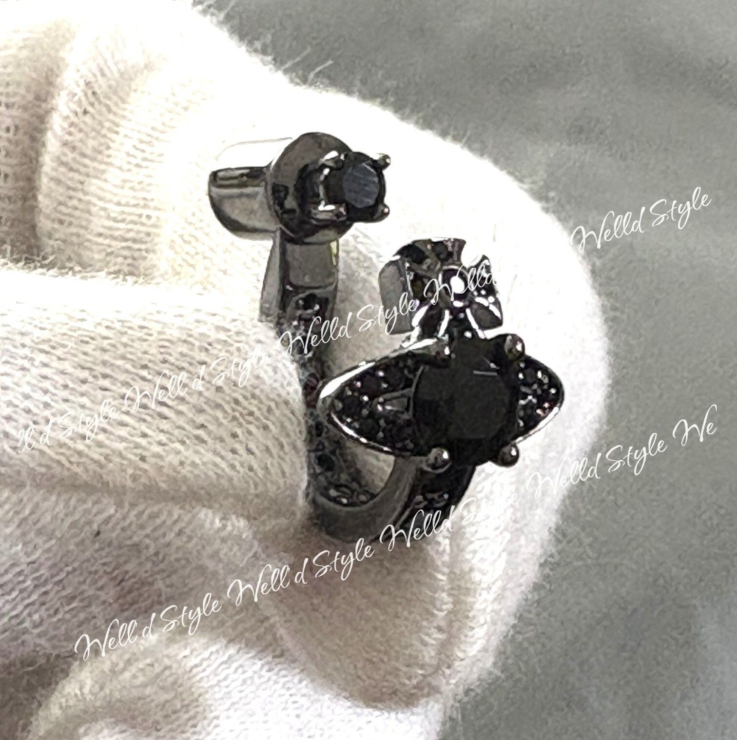 すぐ届く 【Vivienne Westwood】 MAN MAITENA シングルピアス