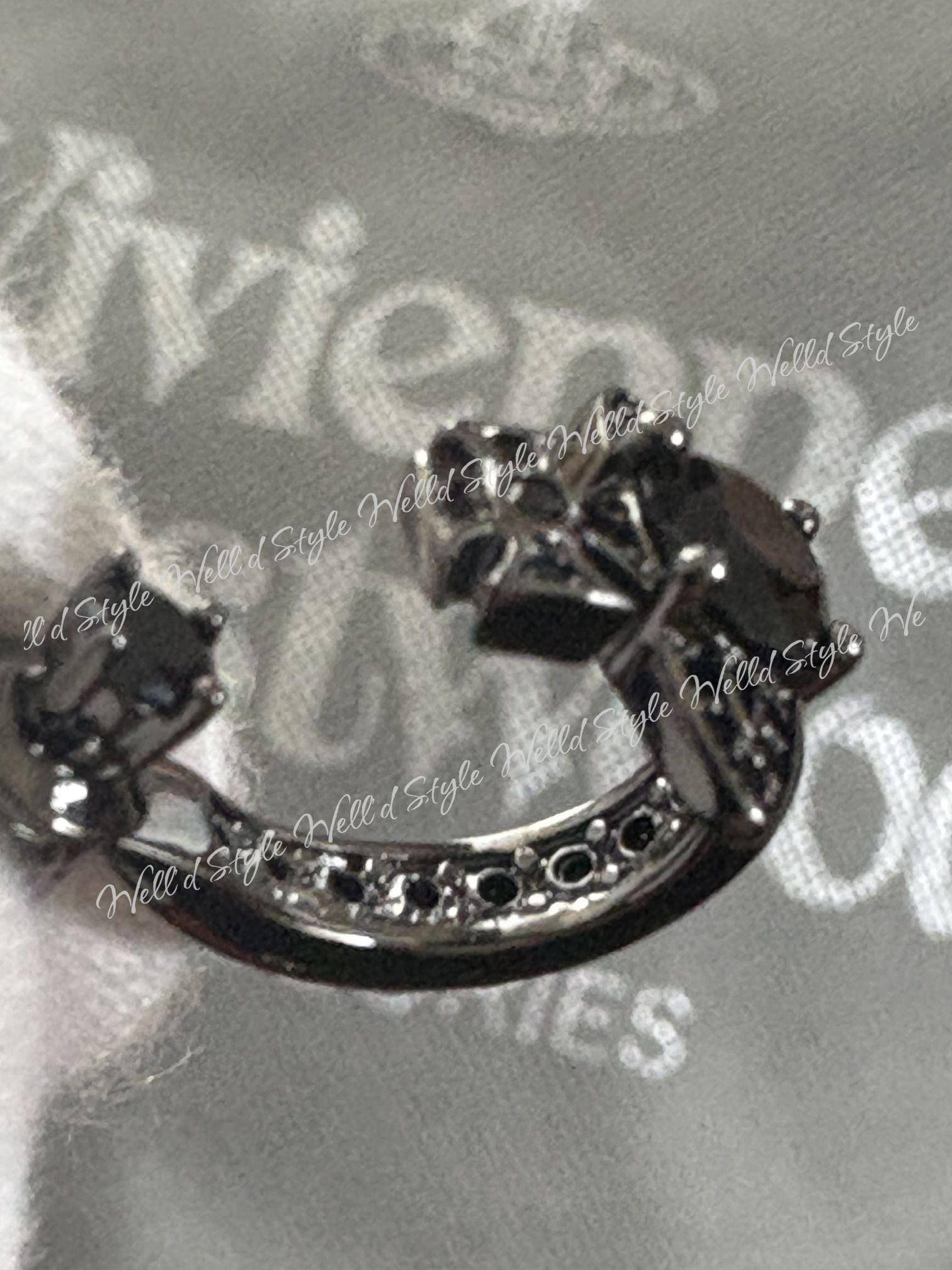 すぐ届く 【Vivienne Westwood】 MAN MAITENA シングルピアス