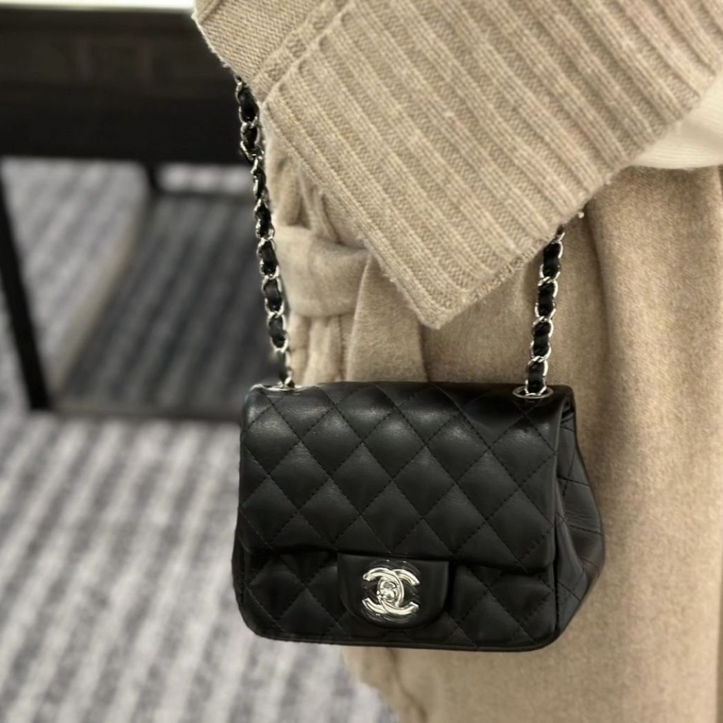 入手困難【CHANEL】ミニマトラッセ ミニフラップバッグ (CHANEL
