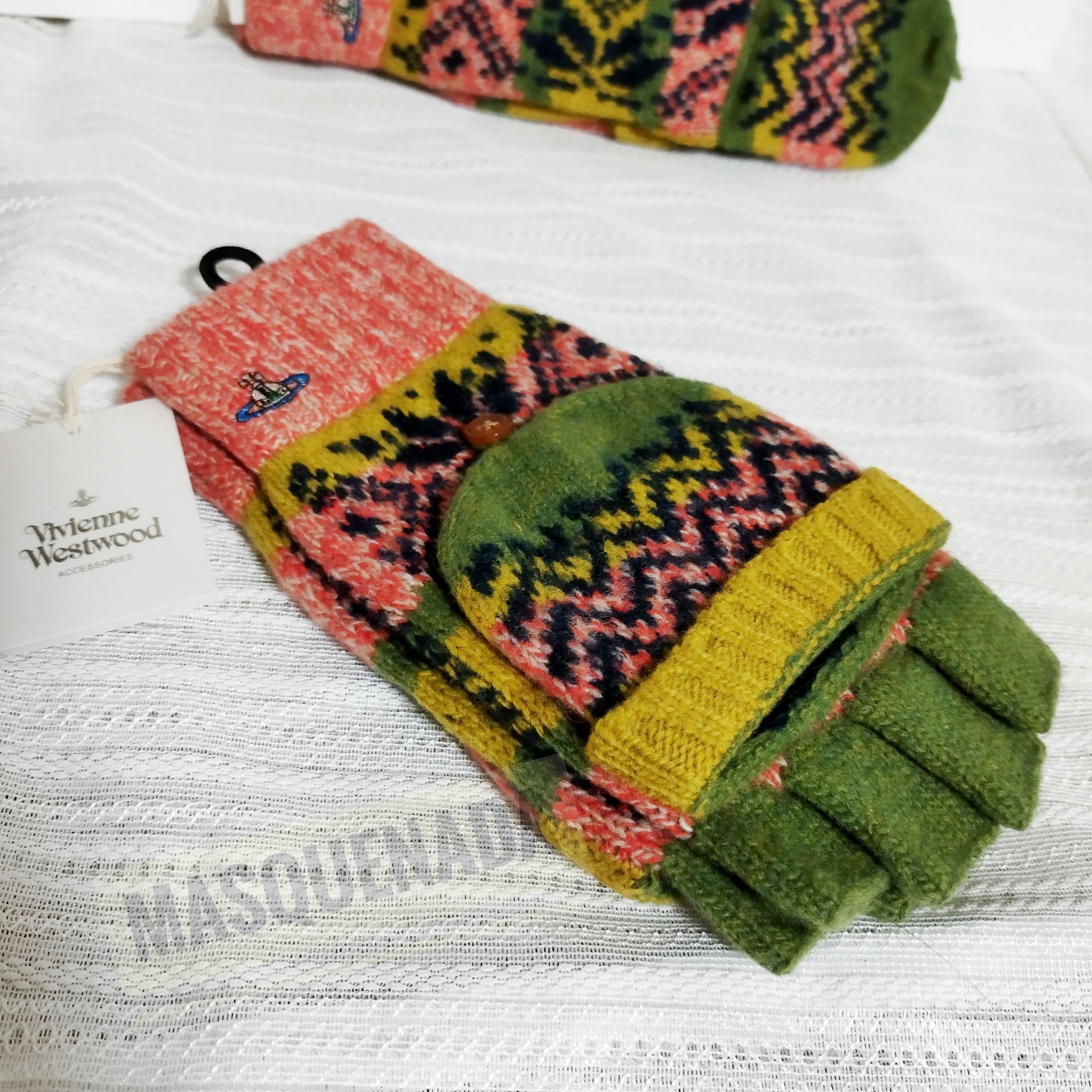 すぐ届く☆Vivienne Westwood オーブ 指ぬき手袋 ミトン 2way