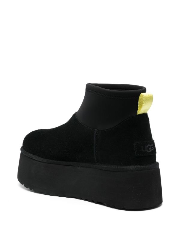 UGG Classica Mini Dipper ブーツ | ブラック | FARFETCH JP
