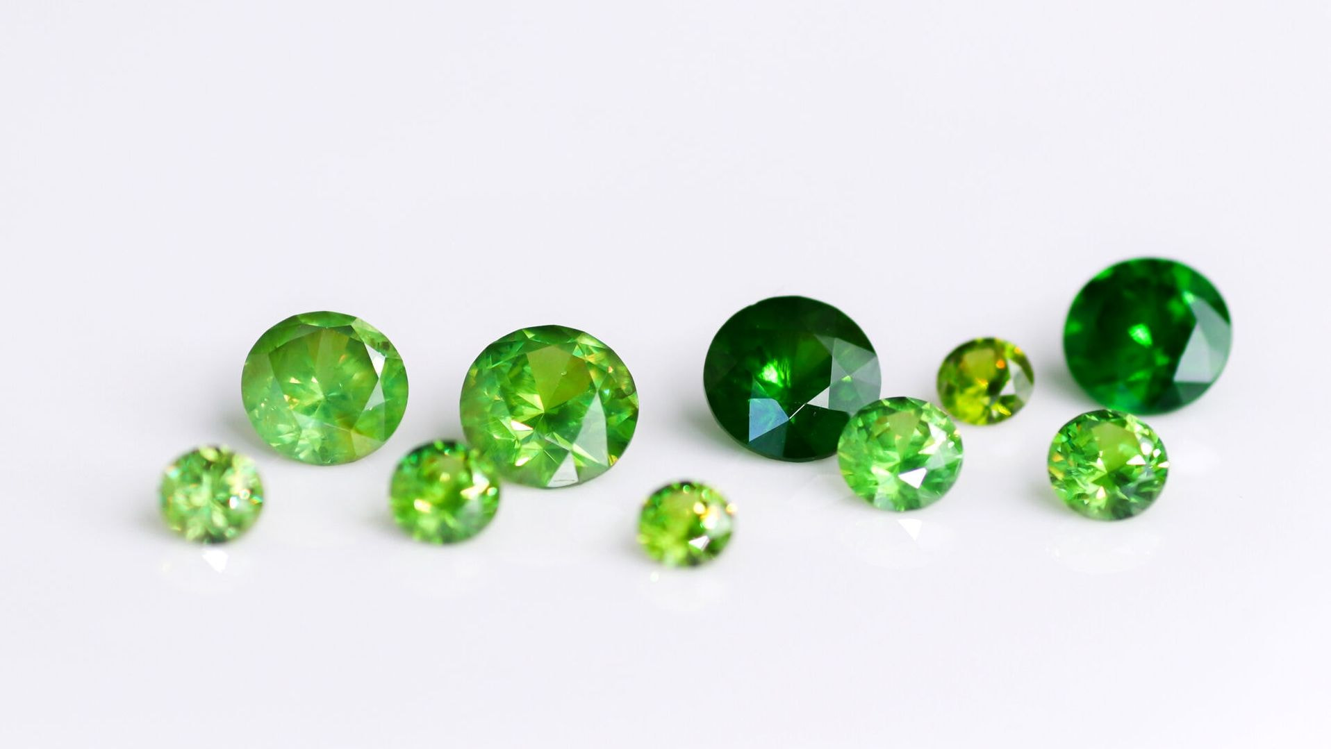 まとめ】超希少よくわかる「デマントイドガーネット」の基礎知識