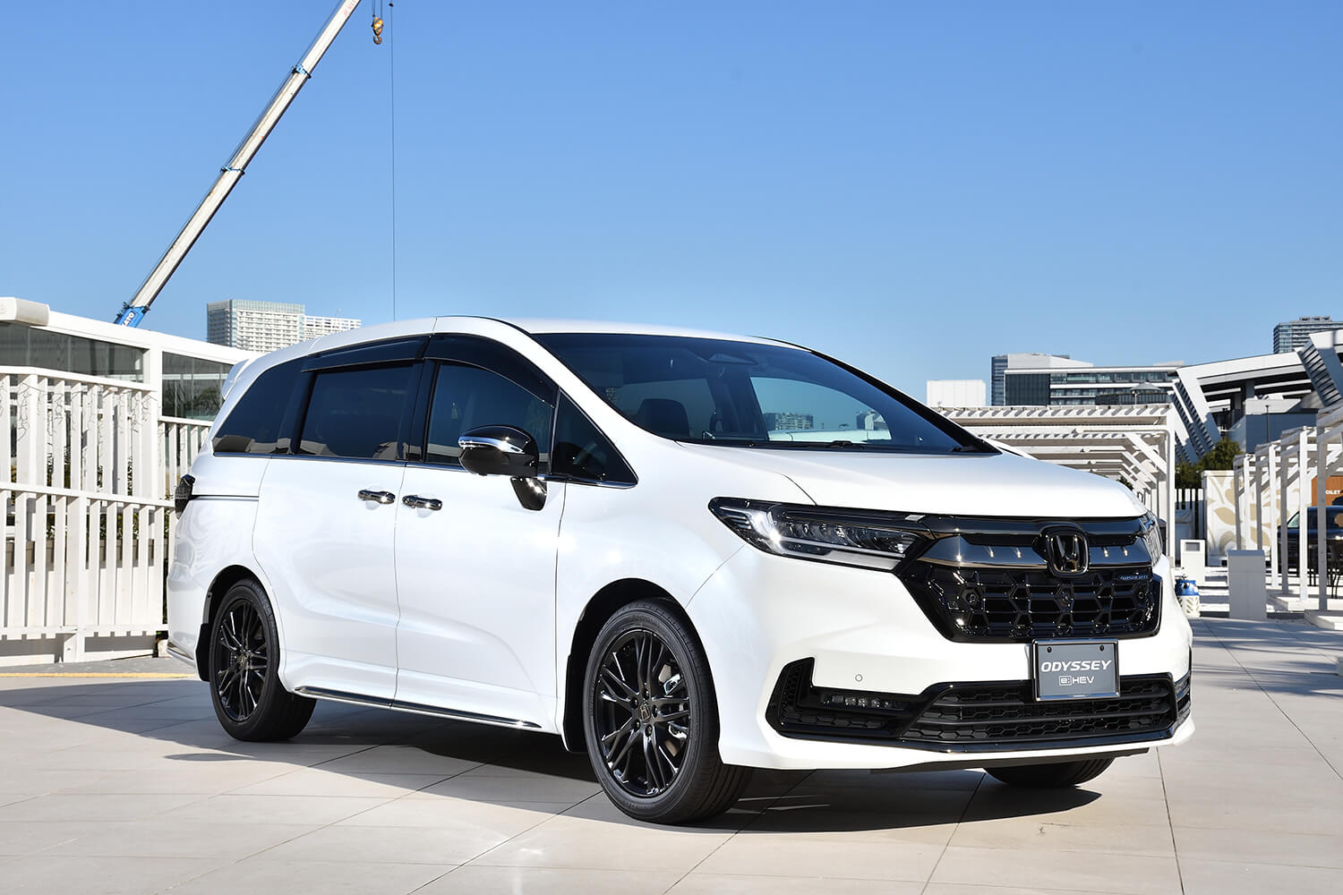 オデッセイの復活で純正アクセサリーも「黒」を利かせたアイテムを中心