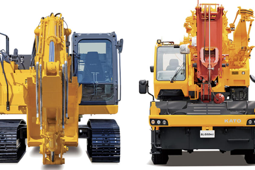 加藤製作所のラフテレーンクレーン「SL-500RfIII」と油圧ショベルの