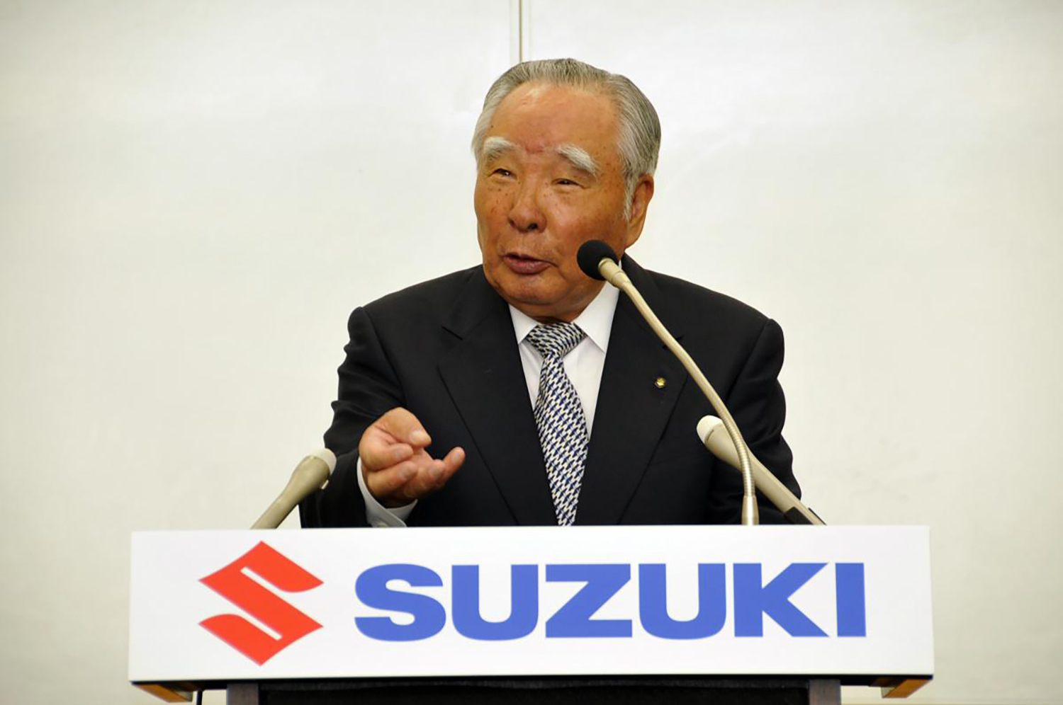 スズキを世界的メーカーに育てた鈴木 修さんの功績を振り返る | 自動車