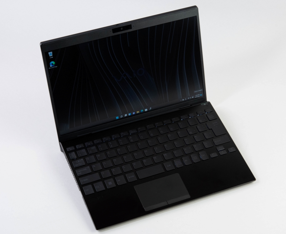 第12世代Coreプロセッサー搭載の新VAIO、高価だが魅力はある | 日経