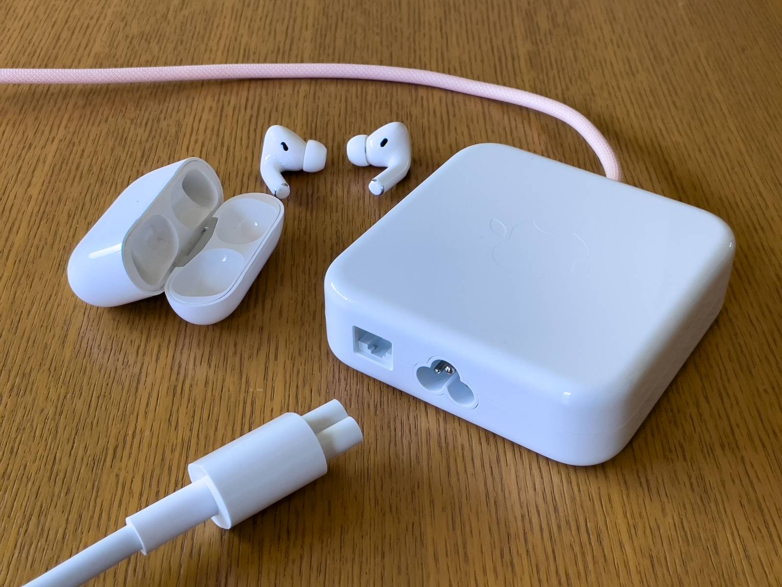 新設計のカラフルなきょう体でM1チップの能力を引き出す24インチiMac