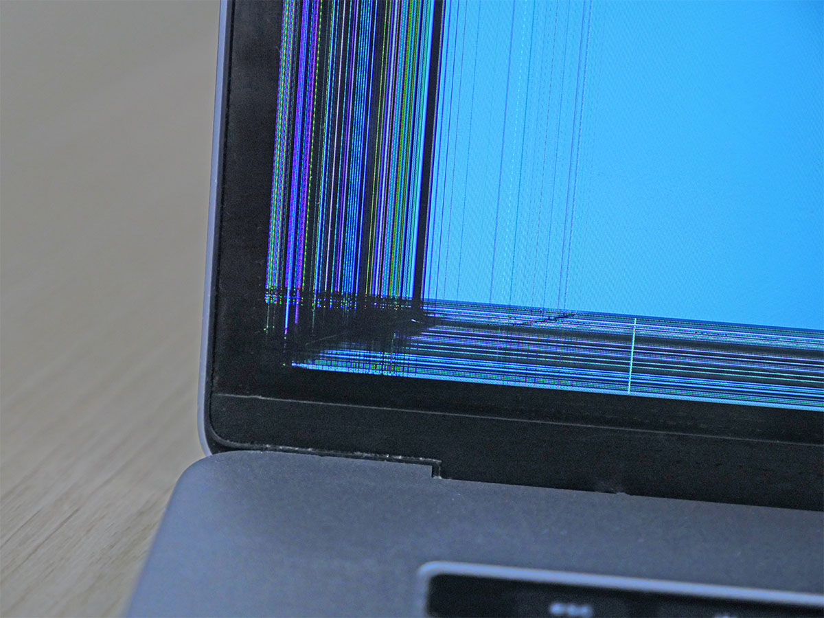 16型MacBook Pro自腹レビュー、ディスプレーのひび割れ拡大で買い替え