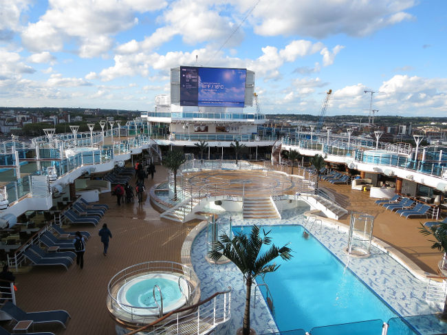 ロイヤル・プリンセス命名式・プレビュークルーズへ参加