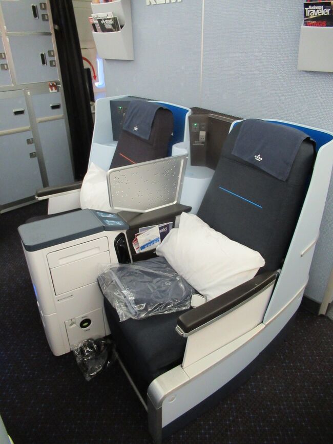KLMオランダ航空 B777-200ER ワールドビジネスクラス搭乗記・成田