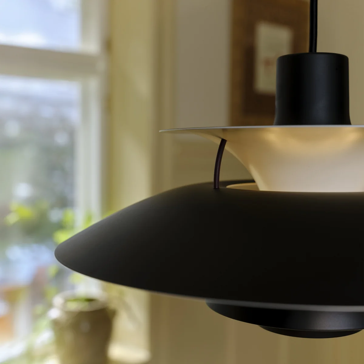 Louis Poulsen - PH 5 Mini pendant light (Black Edition 2025) | Connox