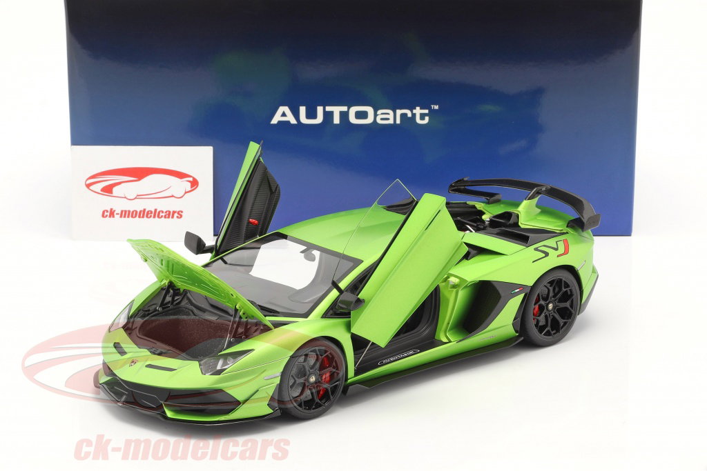 AUTOart 1:18 Lamborghini Aventador SVJ 建設年 2019 マット 緑