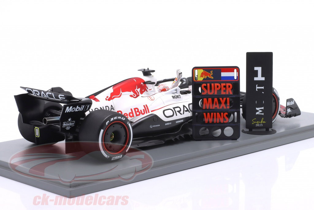 Spark 1:18 Max Verstappen Red Bull RB21 #1 勝者 日本 GP 式 1 2025