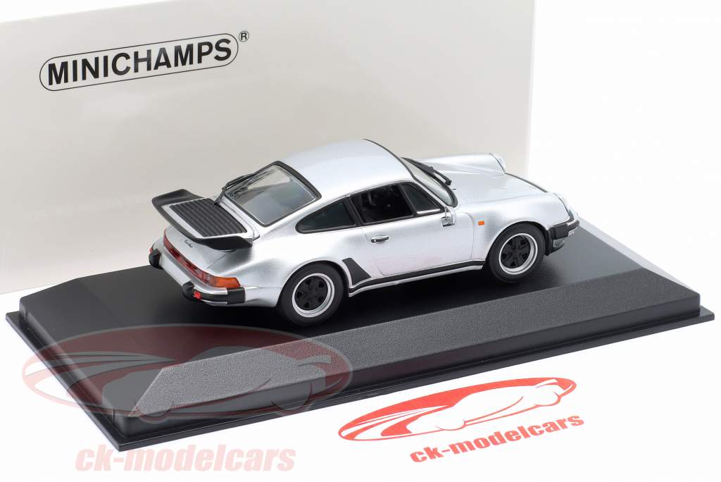 Minichamps 1:43 Porsche 911 (930) Turbo year 1977 silver metallic