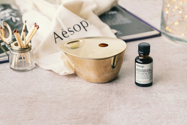 Aesopブラスオイルバーナーで、心を溶かす香りに身を委ねて｜ZOOM LIFE