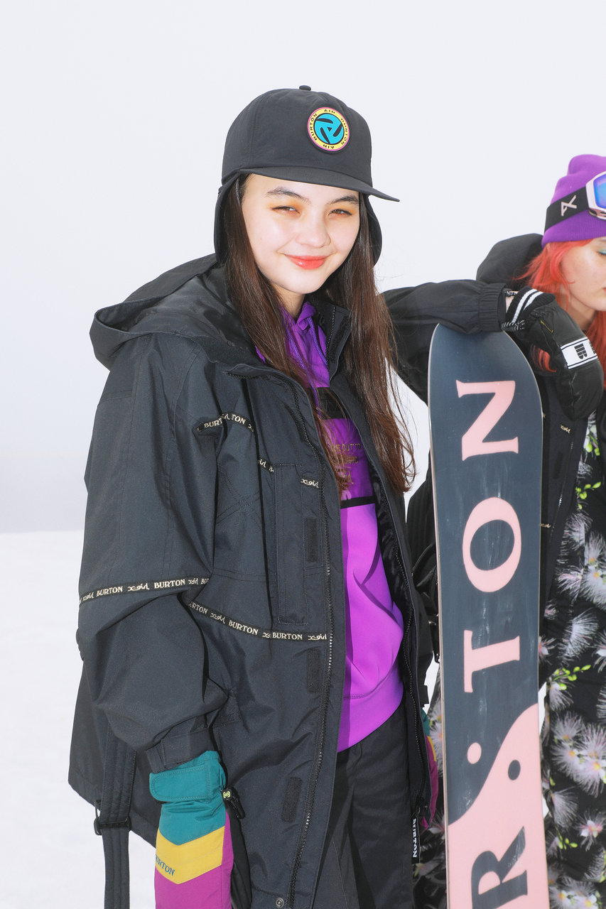 X-girl × BURTONのスノーボードウェアがおしゃれ♡タウンユースでも