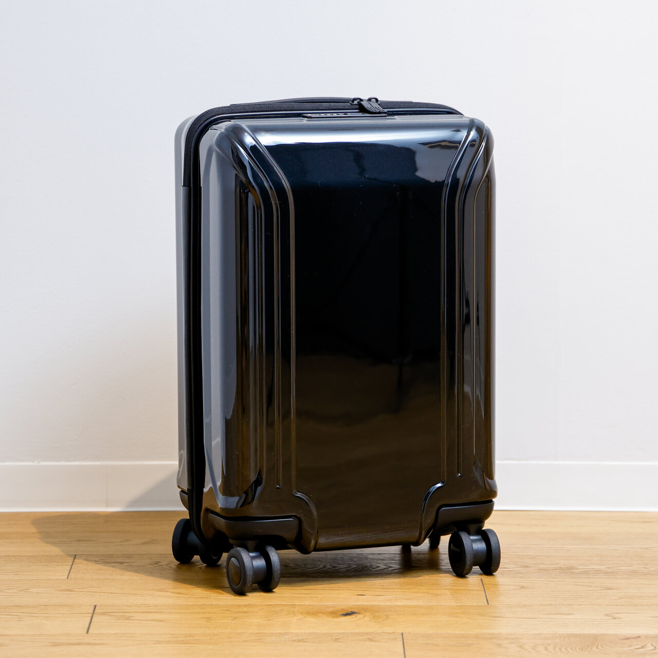 旅行や出張を快適に！プレミアム・アウトレットで人気のスーツケース