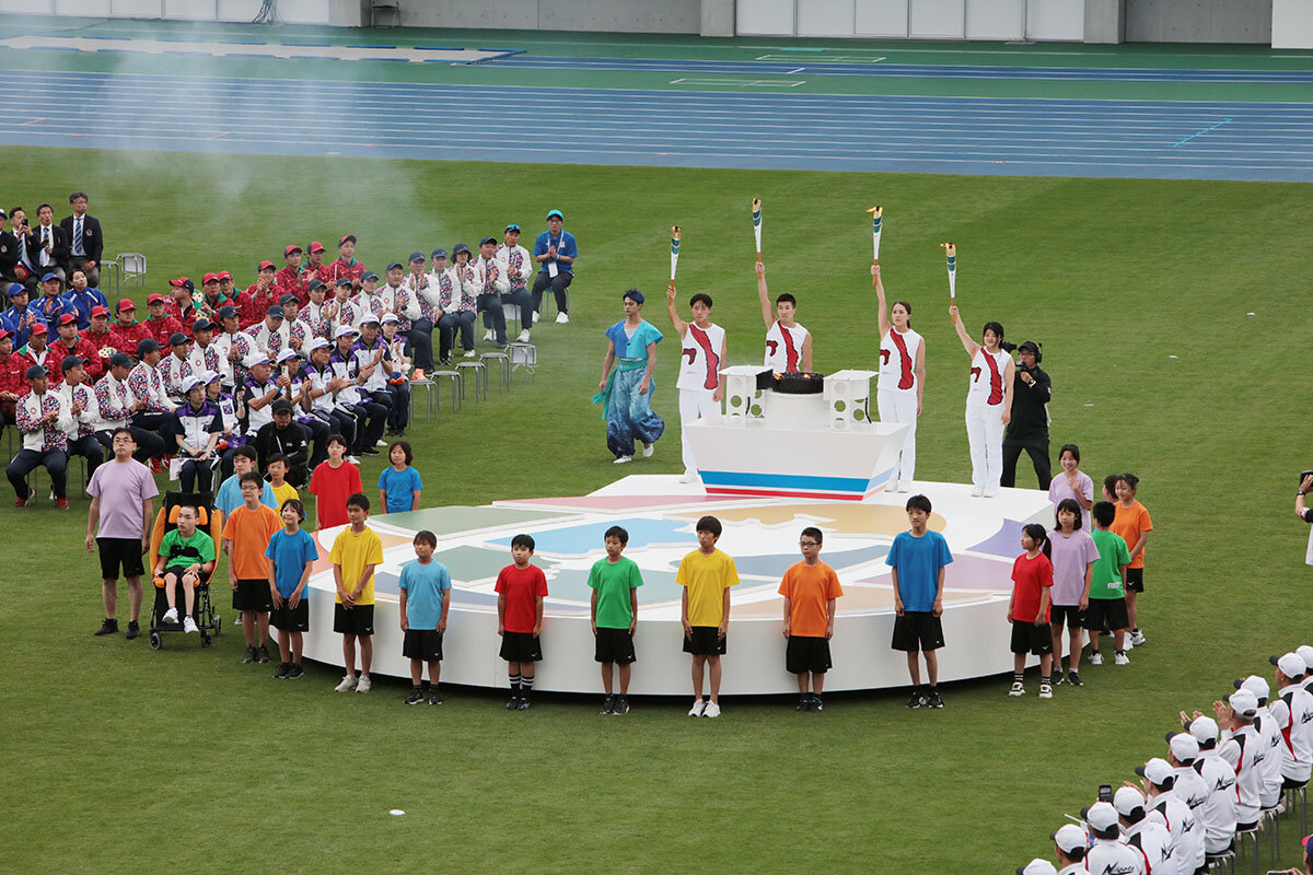 湖国の感動 未来へつなぐ。わたSHIGA輝く国スポ2025開会式の様子を