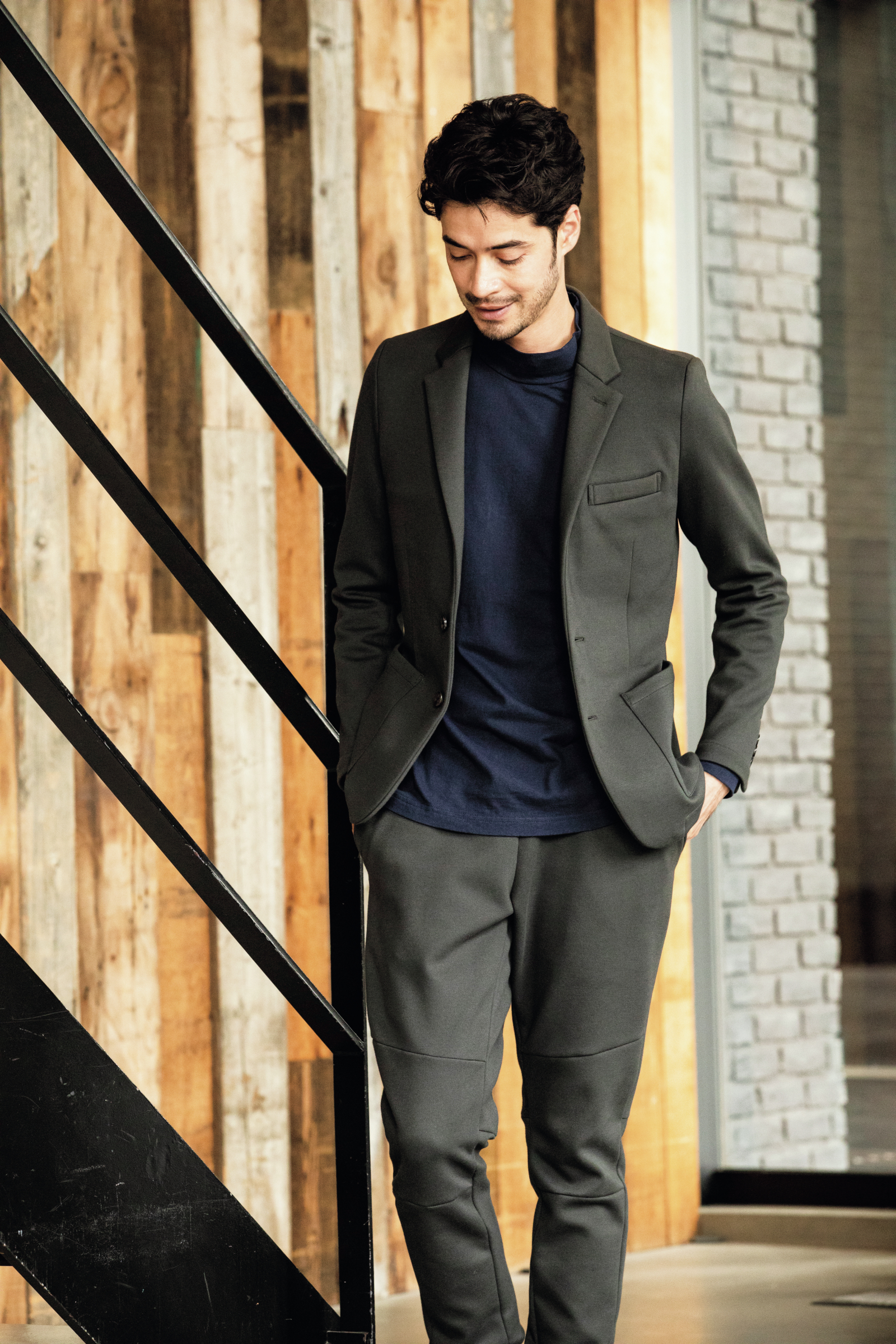 ファッション]ビジネススーツとは違う細身のセットアップならここ