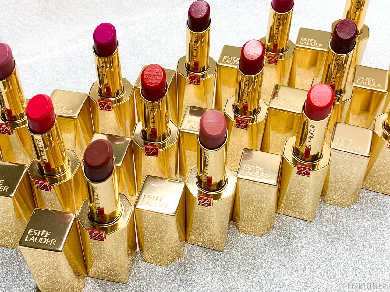エスティ ローダー 新作》唇の贅沢を叶える新リップ「ピュア カラー