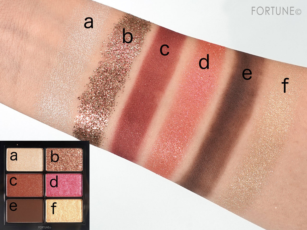 シュウ ウエムラ《クリスマスコフレ2021》ハローキティコラボの限定