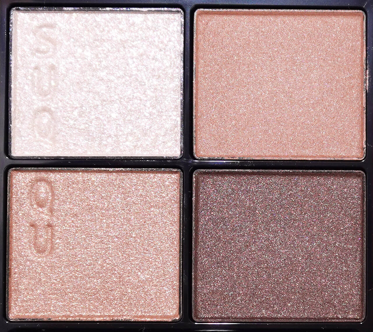 SUQQU（スック）25年秋新作｜人気アイシャドウ『シグニチャー カラー