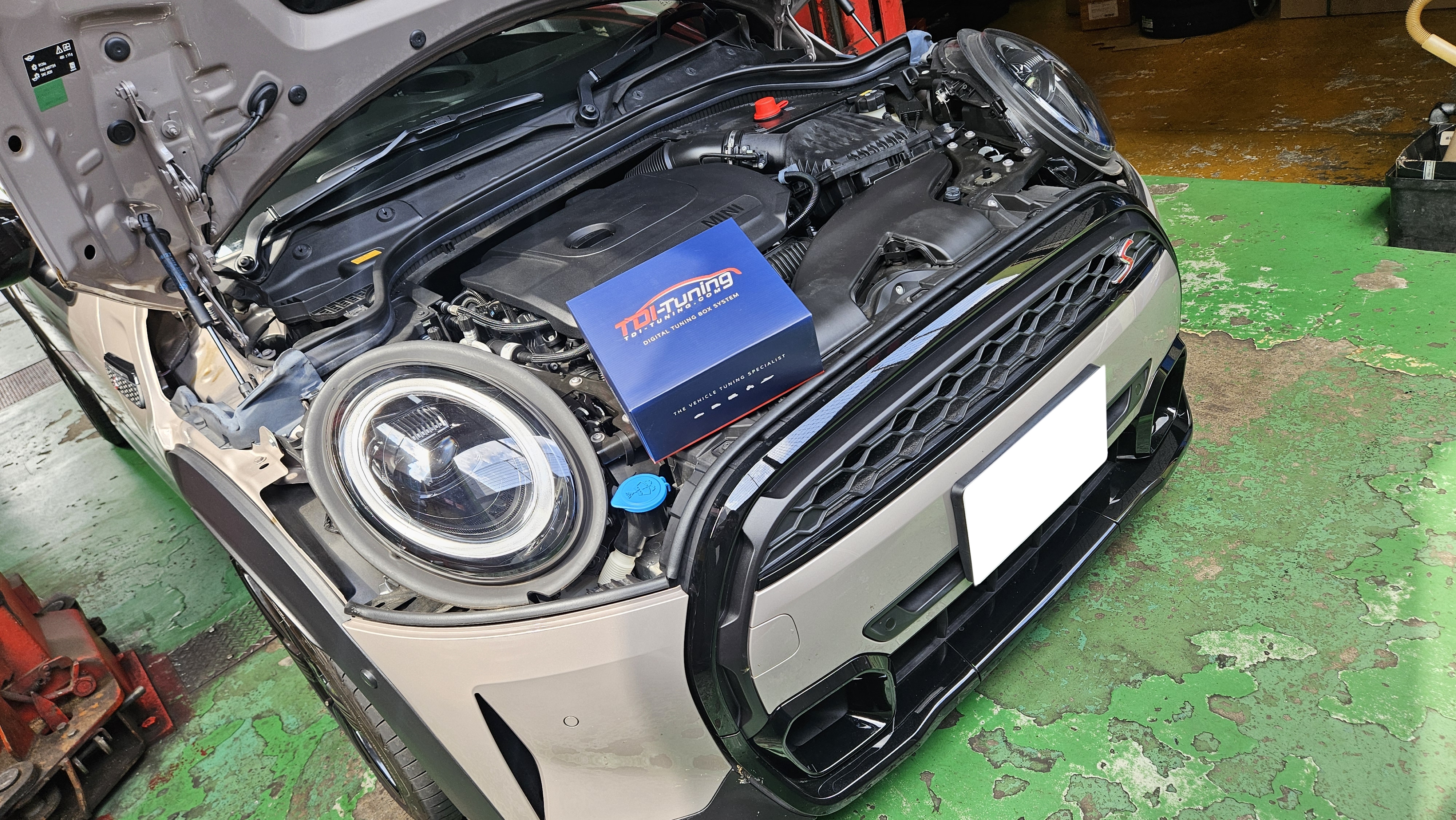 F56 ミニクーパーS TDIサブコン取り付け、GRスープラ DMEフラッシュ